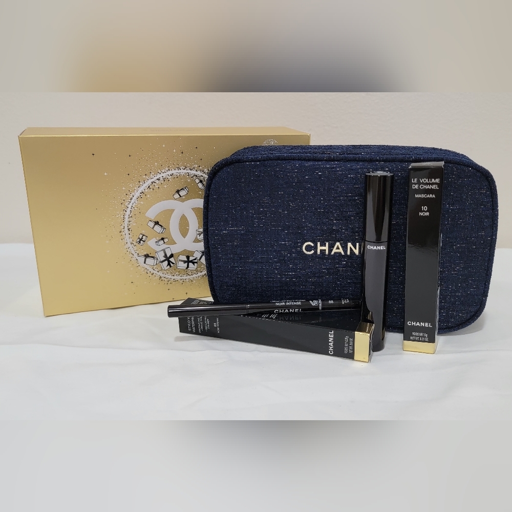 Chanel holiday makeup set "A Sight To See"